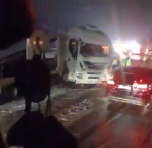 Bolu Dağı T&uuml;neli &ccedil;ıkışında 6 ara&ccedil;lı zincirleme kaza
