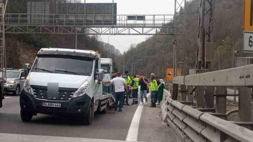 Bolu Dağı Tüneli geçişinde otomobiller çarpıştı: 4 yaralı
