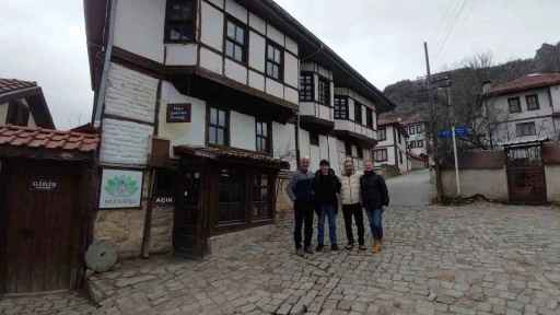 Bolu&rsquo;daki tarihi konağa tatilcilerden yoğun ilgi
