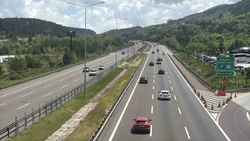 Bolu ge&ccedil;işinde bayram trafiği akıcı seyrediyor
