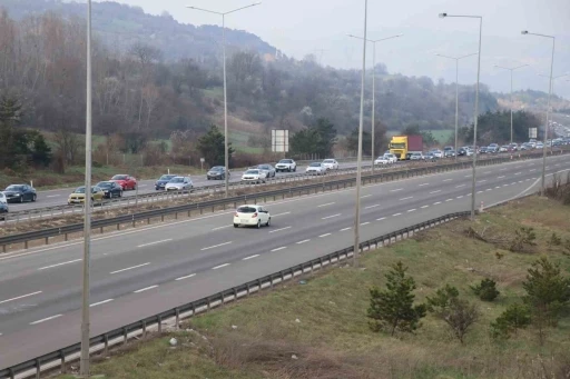 Bolu geçişinde bayram trafiği sürüyor
