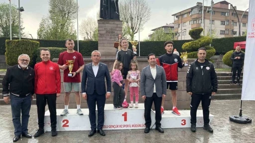 &rsquo;Bolu&rsquo;nun babası&rsquo; İzzet Baysal anısına d&uuml;zenlenen "Ş&uuml;kran G&uuml;nleri" koşuyla başladı
