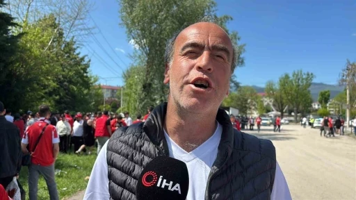 Boluspor taraftarı, 33 yıllık Süper Lig hasreti için 30 otobüsle yola çıktı
