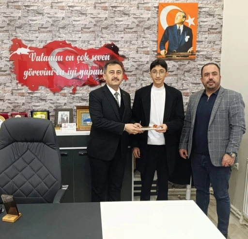 Bolvadinli gen&ccedil; hatipten b&uuml;y&uuml;k başarı
