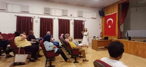 Bornovalı muhtarlara ’diksiyon’ eğitimi
