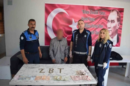 Boş cebi olmayan dilencinin &uuml;zerinden 2 bin TL para &ccedil;ıktı
