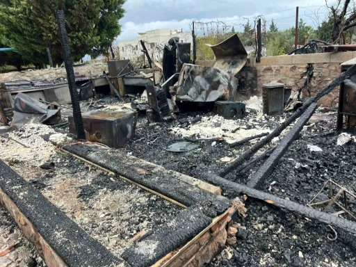 Bozcaada’da çıkan yangında otel kullanılamaz hale geldi
