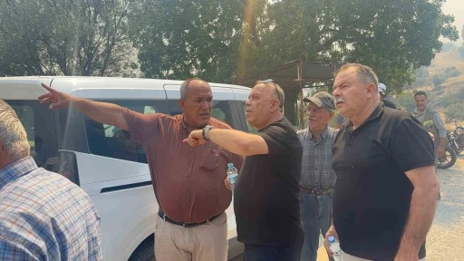 Bozdoğan Belediye Başkanı &Ouml;zel, yangın b&ouml;lgesinde &ccedil;alışmaları yerinde takip ediyor

