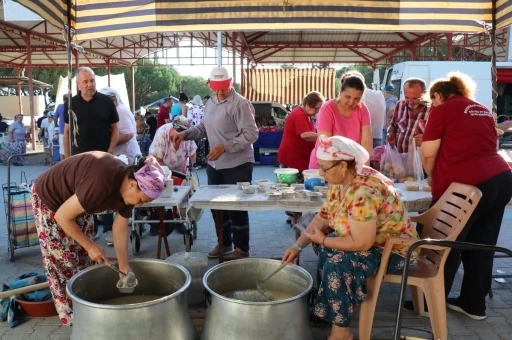 Bozdoğan Belediyesi&rsquo;nden aşure ikramı
