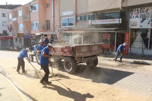 Bozdoğan&rsquo;da doğalgaz &ccedil;alışması sonrası yollarda temizlik &ccedil;alışması
