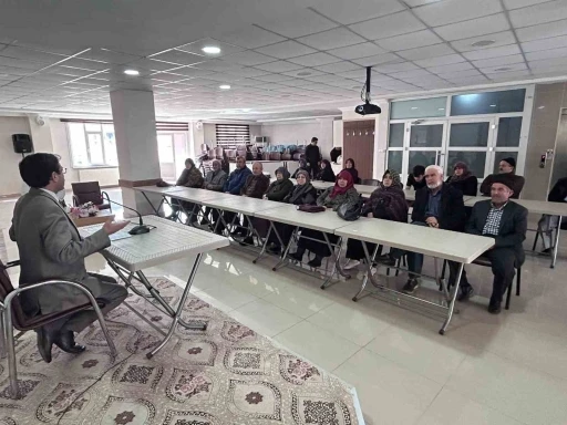 Bozkır&rsquo;da 2026 hac yolcuları i&ccedil;in eğitim ve hazırlık semineri
