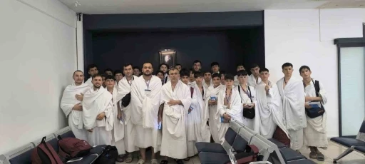 Bozkır’da hafızlık eğitimi tamamlayan 30 öğrenciye umre ziyareti ödülü
