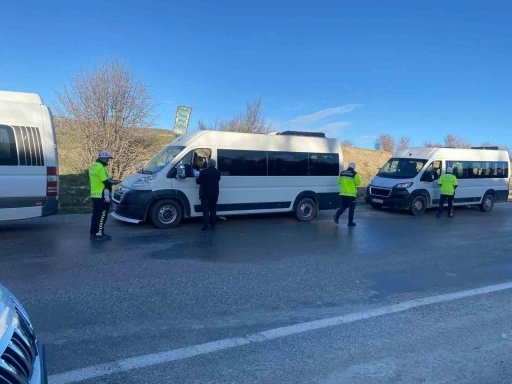 Bozkır&rsquo;da okul servislerine denetim
