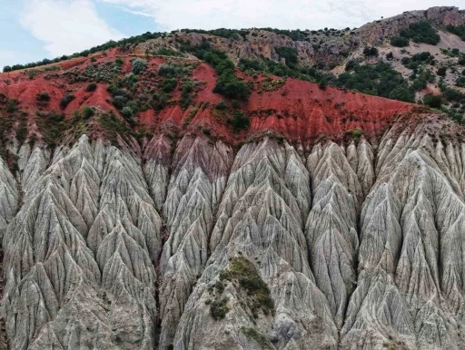 Bozkırın saklı y&uuml;z&uuml;: Doğanın mest eden izleri havadan g&ouml;r&uuml;nt&uuml;lendi
