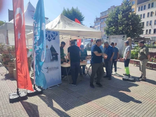 Boz&uuml;y&uuml;k Abdullah Baba Vakfı&rsquo;ndan Aşure G&uuml;n&uuml; ikramı
