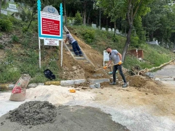 Bozüyük Belediyesi’nden mezarlıkta temizlik ve bakım çalışmaları
