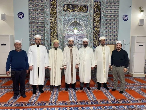 Boz&uuml;y&uuml;k&rsquo;te Enderun usul&uuml; teravih namazı kılınıyor
