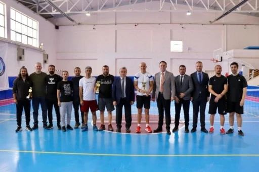 Boz&uuml;y&uuml;k&rsquo;te &ouml;ğretmenler sporla buluştu
