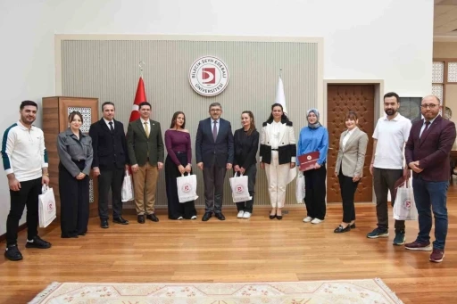 BŞE&Uuml;&rsquo;de 62. K&uuml;t&uuml;phane Haftası t&ouml;reninde &ouml;d&uuml;ller sahiplerini buldu
