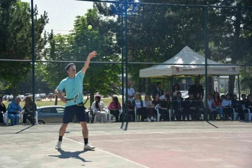 BŞE&Uuml;&rsquo;de ilk defa tenis turnuvası ger&ccedil;ekleştirildi
