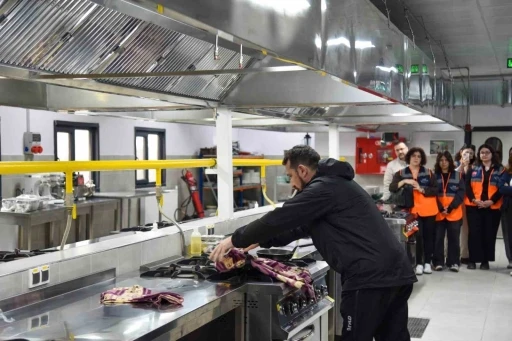 BŞE&Uuml;&rsquo;de yangına m&uuml;dahale ve g&uuml;venli tahliye eğitimi
