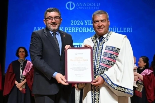 BŞEÜ Rektörü Prof. Dr. Kaplancıklı’ya akademik üstün başarı ödülü
