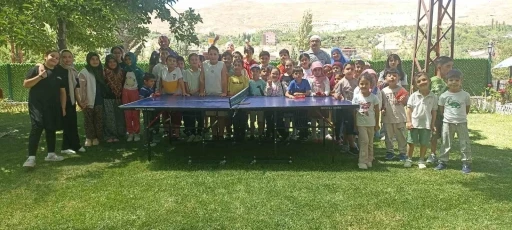 Bu camide çocuklar güle oynaya Kur’an öğreniyor
