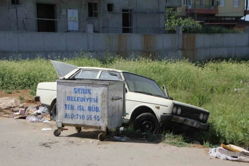 Bu da oldu: Buzdolabı, televizyon derken Fiat Tofaş otomobil de çöpe atıldı
