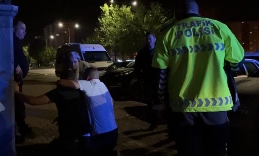 Bu kez alkoll&uuml; s&uuml;r&uuml;c&uuml; değil, yolcu zorluk &ccedil;ıkardı: 432 bin TL para cezası yazıldı

