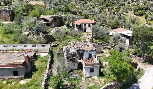Bu k&ouml;y savaş g&ouml;rd&uuml;ğ&uuml; i&ccedil;in değil gen&ccedil;ler terk ettiği i&ccedil;in bu hale geldi

