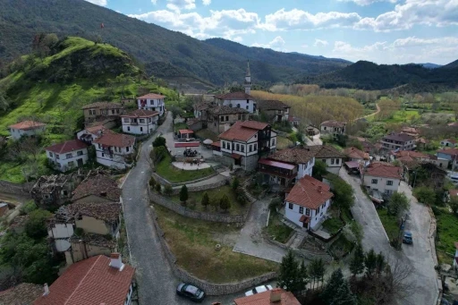 Bu sokaklar a&ccedil;ık hava m&uuml;zesi: Osmanlı&rsquo;dan g&uuml;n&uuml;m&uuml;ze tanıklık eden miras
