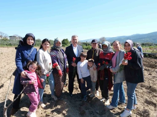 Buharkent&rsquo;te 8 Mart&rsquo;ta kadınlar unutulmadı
