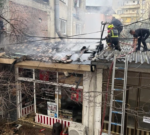 Buharkent&rsquo;te iş yeri yangını

