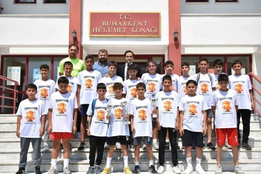 Buharkent’te U13 Takımı namağlup şampiyon oldu

