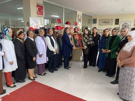 Bulanık Aile Destek Merkezinden el emeği sergisi
