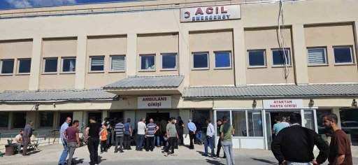 Bulanık&rsquo;ta minib&uuml;s ile motosiklet &ccedil;arpıştı: 1 &ouml;l&uuml;, 1 yaralı
