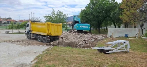 Buldan Şehir Stadı&rsquo;nda yenileme &ccedil;alışmaları başladı
