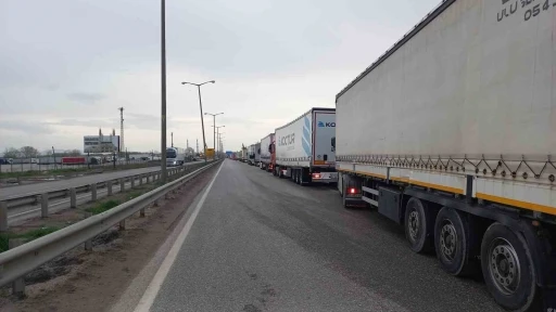 Bulgaristan&rsquo;da aşırı sıcaklar nedeniyle ağır tonajlı ara&ccedil;lara ge&ccedil;ici kısıtlama

