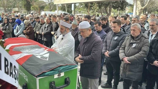 Bulgaristan&rsquo;da trafik kazasında hayatını kaybeden &Ccedil;anakkaleli gen&ccedil; son yolculuğuna uğurlandı
