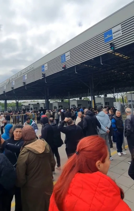 Bulgaristan sınırında EES yoğunluğu: Bekleme s&uuml;resi 10 saati aştı
