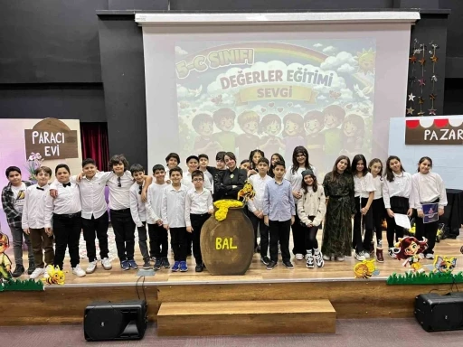 Bulut Başarı Koleji&rsquo;nde değerler sahneye taşındı

