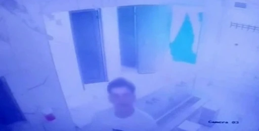 Bunlar da s&uuml;sl&uuml; hırsız; &ouml;nce s&uuml;slendiler sonra &ccedil;aldılar
