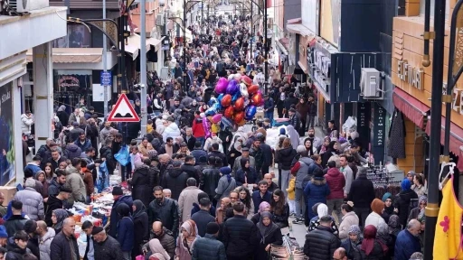 Burası ne Beyoğlu ne de Taksim: Sivas&rsquo;ta cadde ve sokaklar doldu taştı
