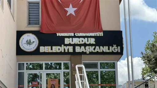Burdur Belediyesi&rsquo;ne y&ouml;nelik soruşturmada &rsquo;g&ouml;revi k&ouml;t&uuml;ye kullanma&rsquo; su&ccedil;undan 51 sanık hakkında hazırlanan iddianame kabul edildi
