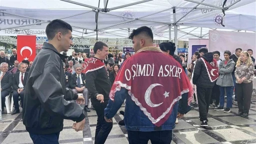 Burdur&rsquo;da 16 engelli gen&ccedil; temsili askerlik g&ouml;revi i&ccedil;in kışlaya uğurlandı
