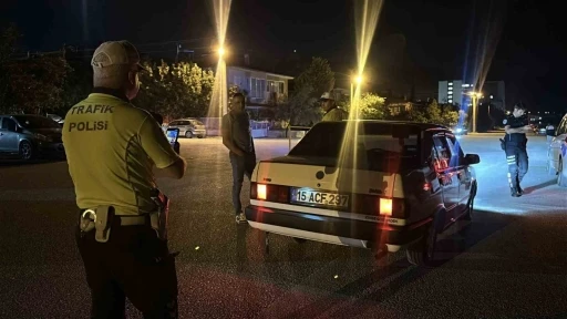 Burdur&rsquo;da abartı egzoz kullanılan 2 ara&ccedil; trafikten men edildi
