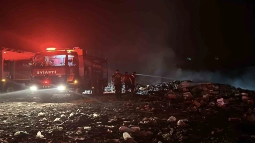 Burdur&rsquo;da &ccedil;&ouml;p depolama alanında yangın
