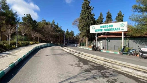 Burdur&rsquo;da elevat&ouml;r zincirine elini kaptıran iş&ccedil;i yaralandı
