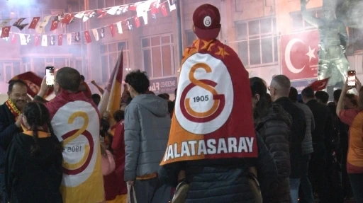 Burdur&rsquo;da Galatasaraylı taraftarlar konvoylarla kutlama yaptı
