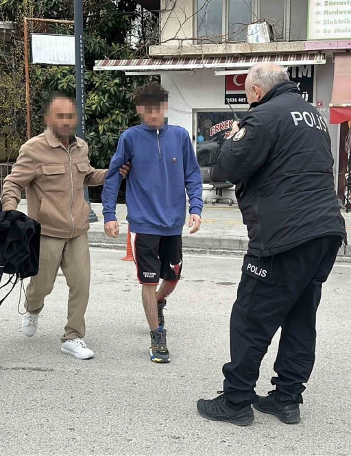 Burdur&rsquo;da iki genci bı&ccedil;aklayan 17 yaşındaki ş&uuml;pheli tutuklandı
